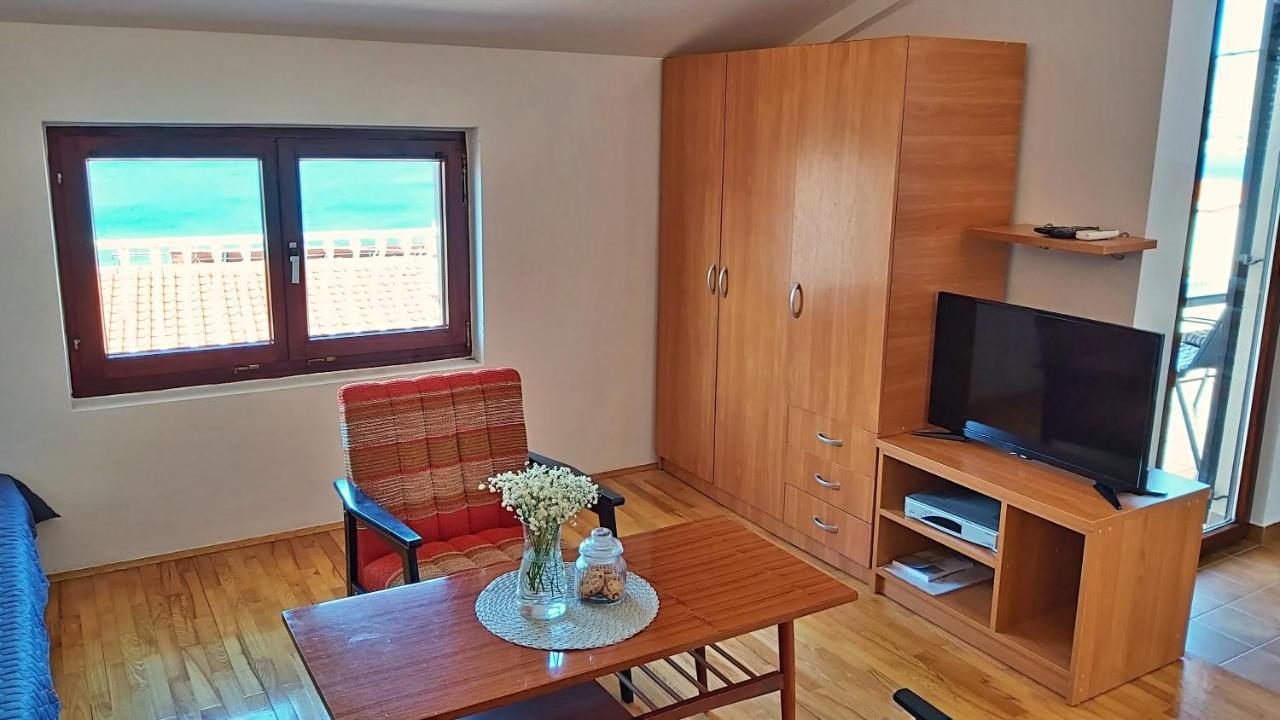 Apartment Roscic Omis Exterior photo